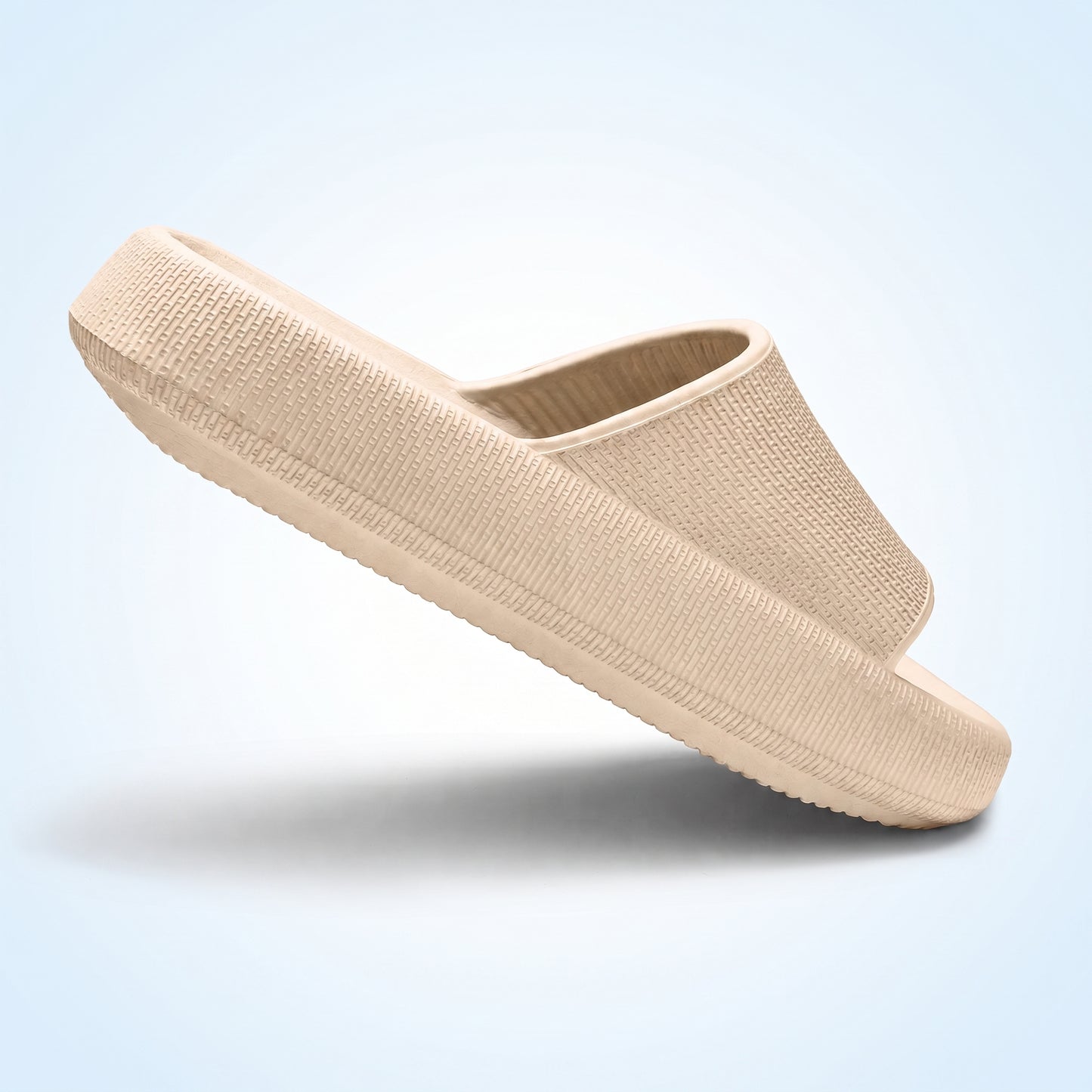 Sandale nuage Cloudia beige — vue trois-quarts
