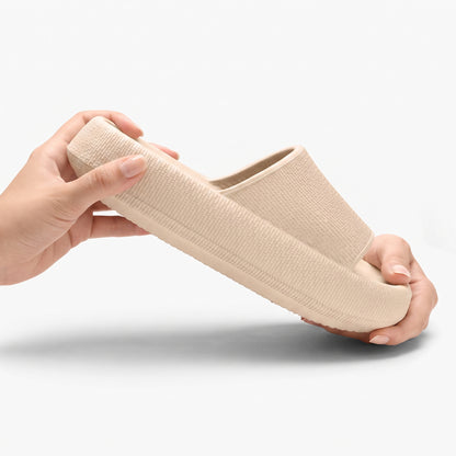 Mains pliant la sandale nuage Cloudia — souplesse
