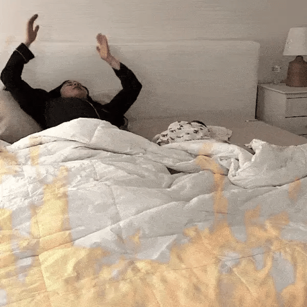 GIF animé montrant la disparition de la chaleur grâce à la couverture rafraîchissante Cosiora